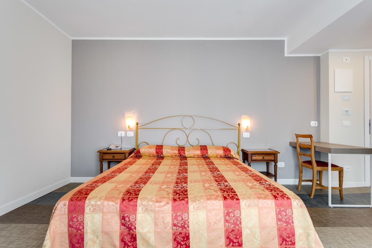 Hotel Europa Garda  Eksteriør billede